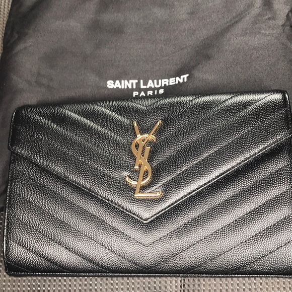 Yves Saint Laurent Handbags - YSL Medium monogram bag